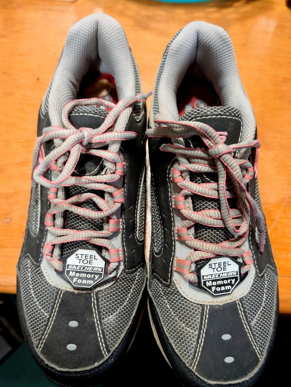 NWOT Skechers Gray and Pink Steel Toe Memory Foam Work Shoes Size 9